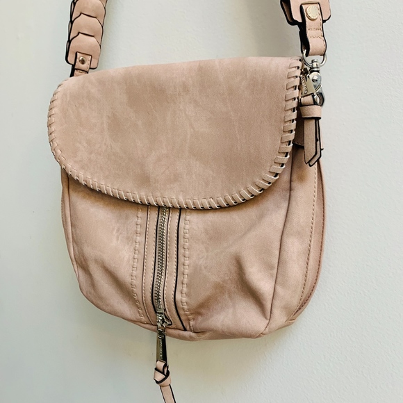 Steve Madden Handbags - Steve Madden Crossbody Bag